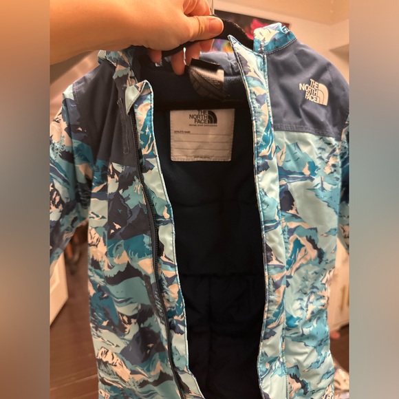 EUC the north face freedom snowsuit BABY 12-18 mo - Picture 5 of 6